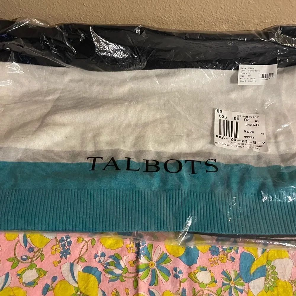 Talbots Echo Indigo Blu Scarf NWT